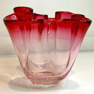 Vtg Chalet Canada Cranberry Glass Ombré Handkerchief Vase 6.5” High - Signed
